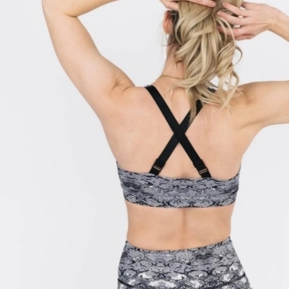 ZYIA Light n Tight Adjustable  Cobra Metallic Snakeskin Sports Bra Size XLarge - Picture 2 of 11